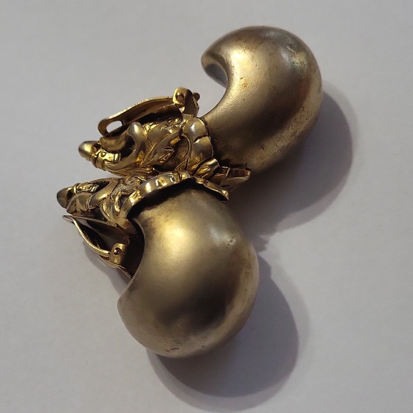 Vintage Isabel Canovas clip ons - Picture 2 of 9